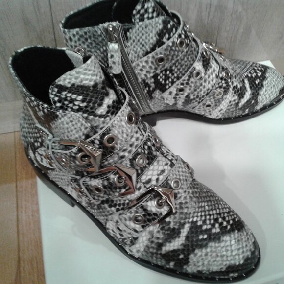 SOLSANA BOOTS BOOTIES WALKING SHOES FLATS WHITE SNAKE EMBOSSED LEATHER US 6 E 36 - Picture 5 of 14